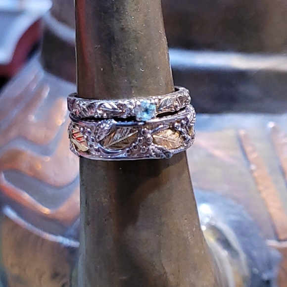 Vintage 925 Black Hills Gold of S. Dakota Spinel Leaf Motif Stacking Rings - Picture 6 of 6